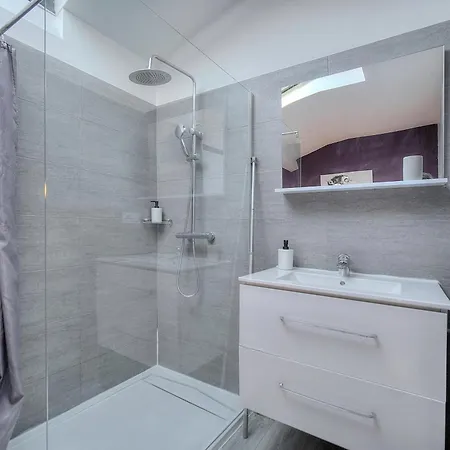 Apartman Frgk - Entire Building Center *