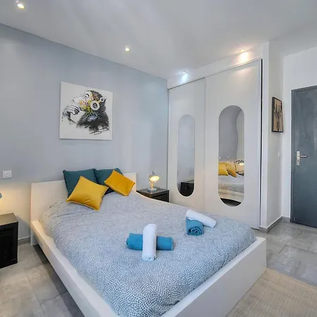 Frgk - Entire Building Center Apartman Cannes