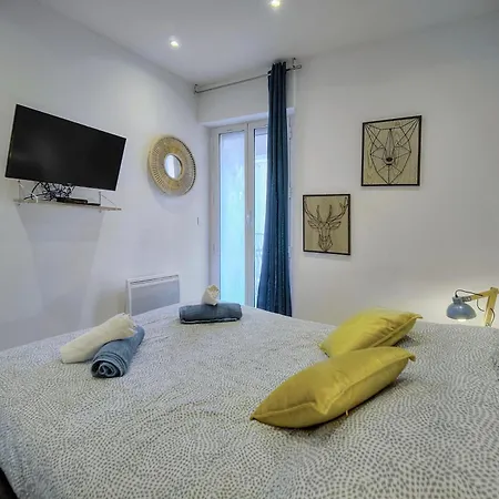 Frgk - Entire Building Center Apartman Cannes