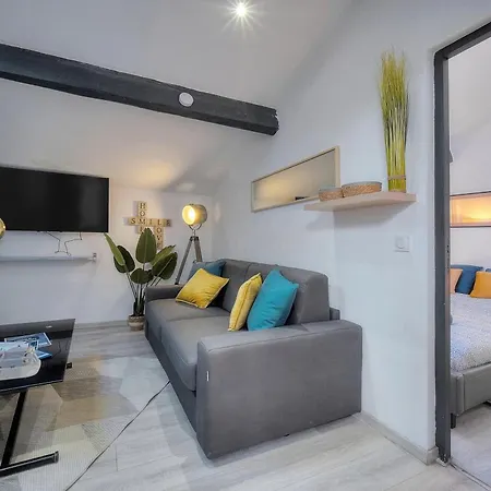Frgk - Entire Building Center Apartman *