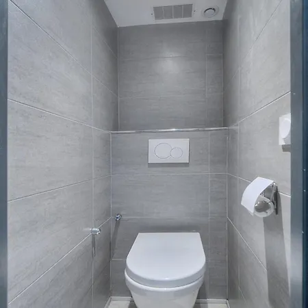 Frgk - Entire Building Center Apartament