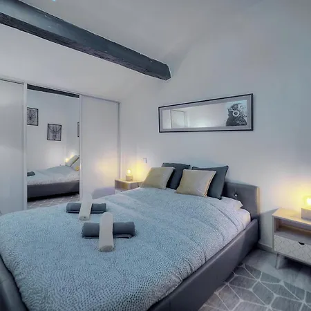 Apartament Frgk - Entire Building Center Cannes